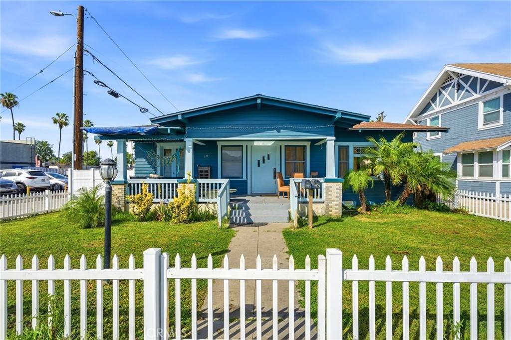 117 Sycamore - Photo 1