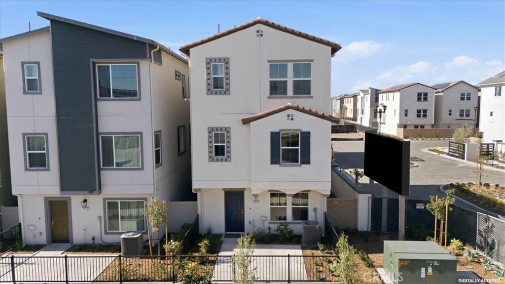 2528 Iconic Street - Photo 1