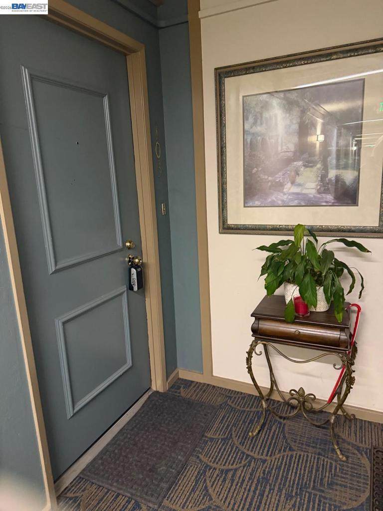 320 320 Civic Dr - Photo 1