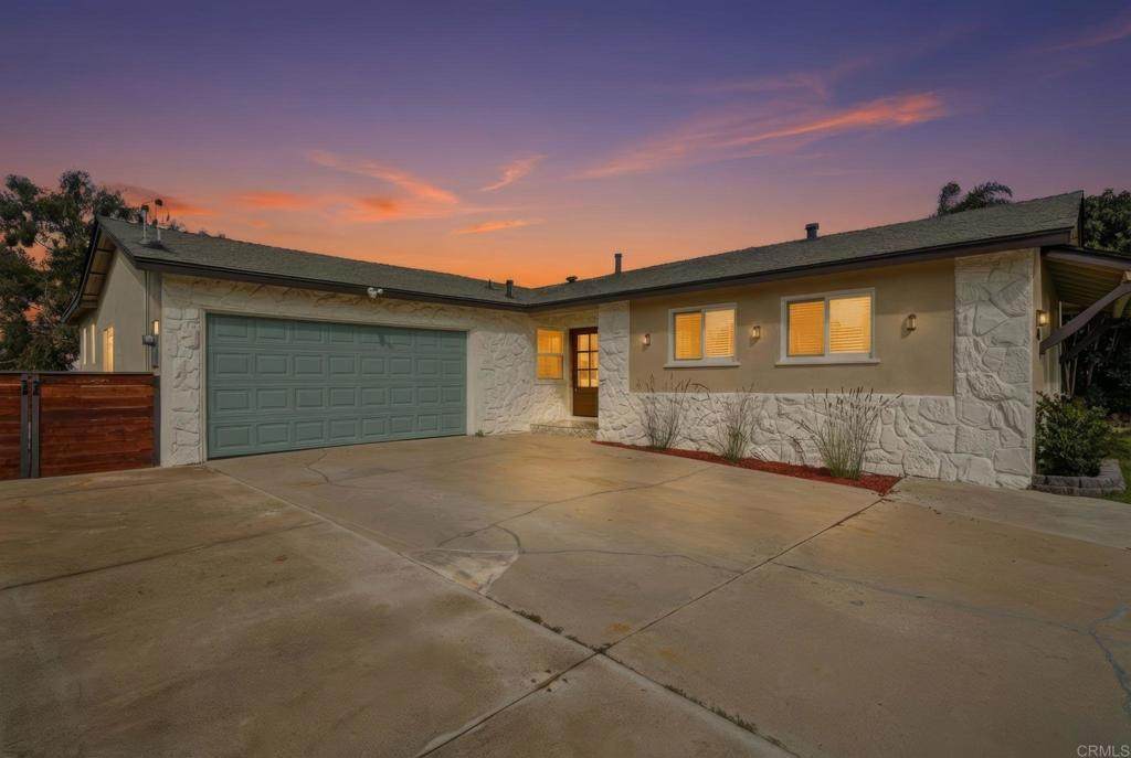 8034 Skyline Dr - Photo 1