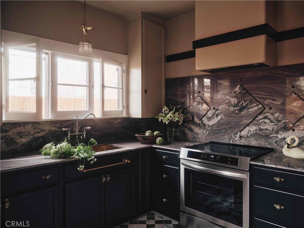 7148 Marshfield - Photo 1