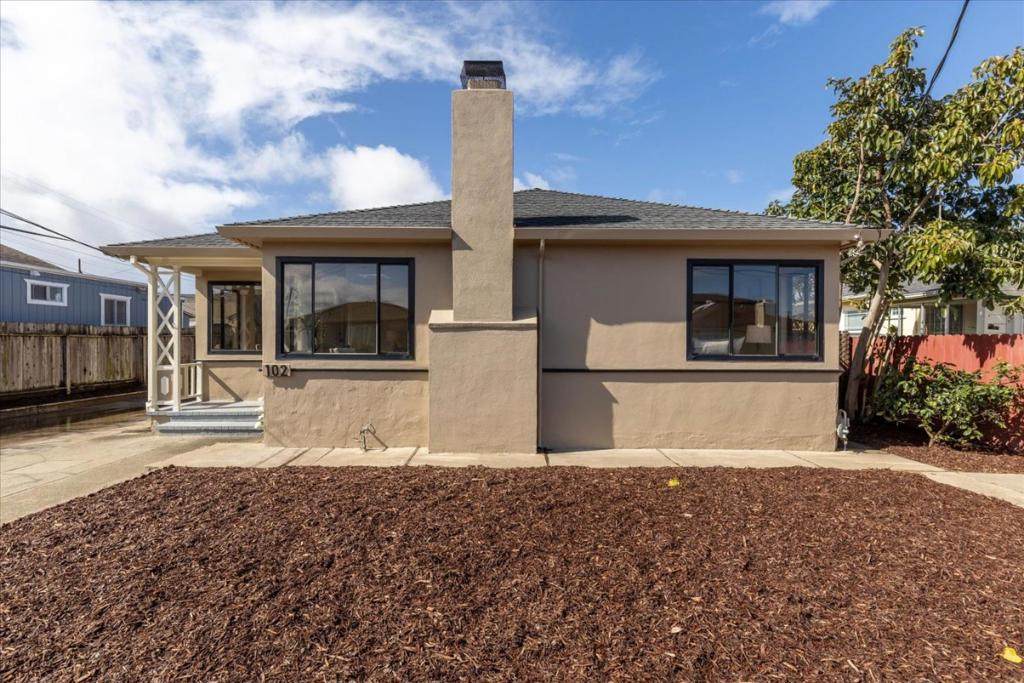 102 Cherry Avenue - Photo 1