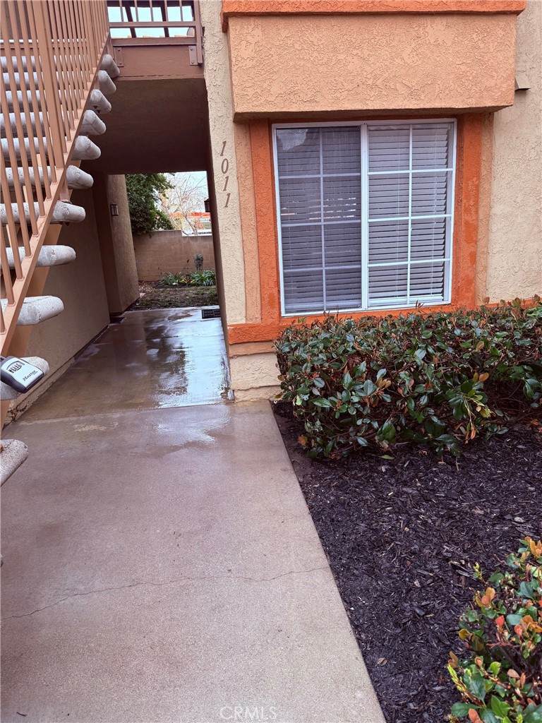 1365 Crafton Avenue - Photo 1