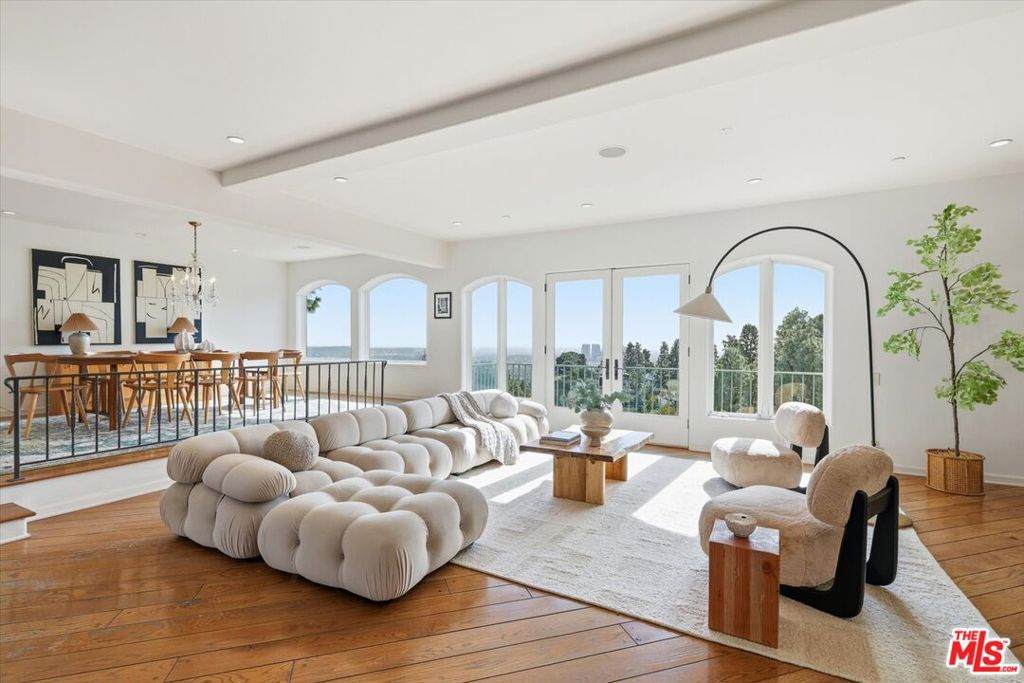 1284 Lago Vista Drive - Photo 1