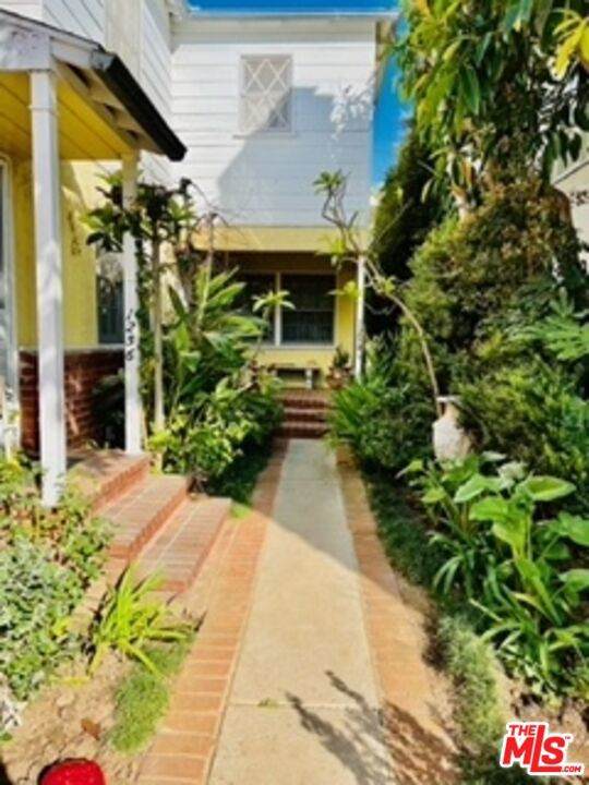 1256 Devon Avenue - Photo 1