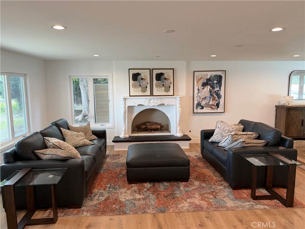 29815 Knollview Dr - Photo 1