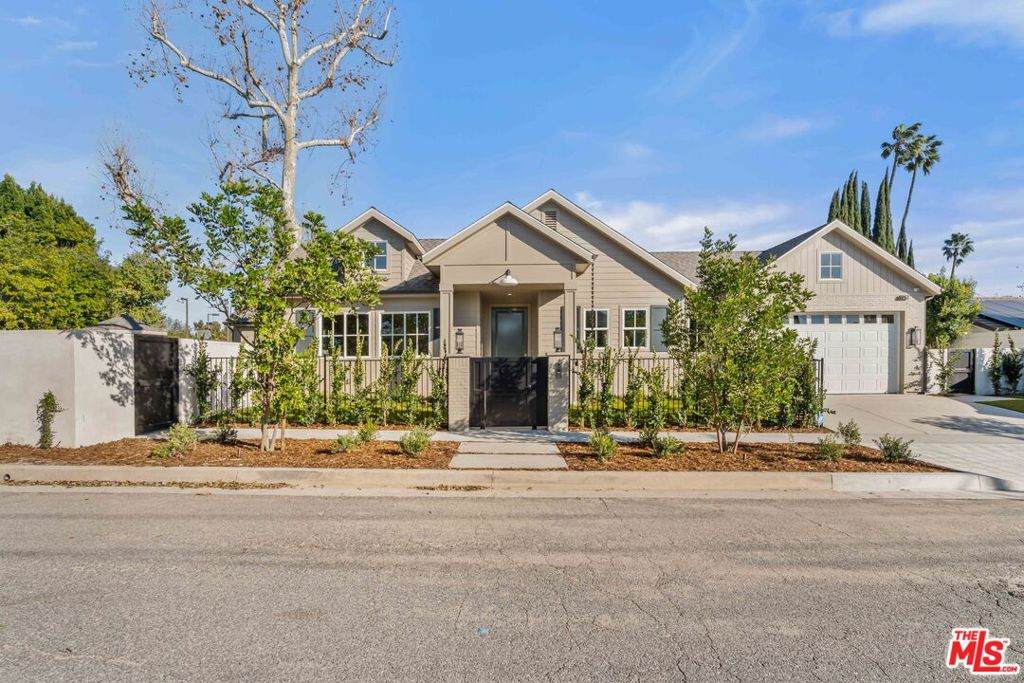 4912 Beeman Avenue - Photo 1