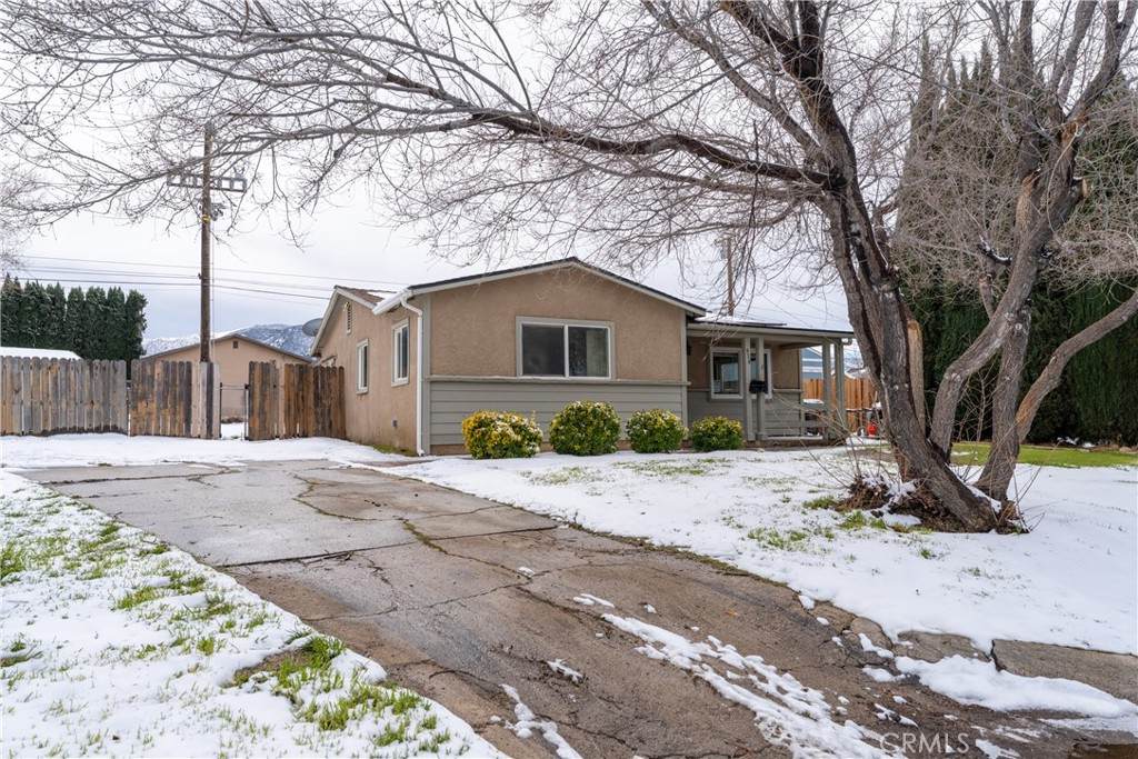 914 Acacia Court - Photo 1