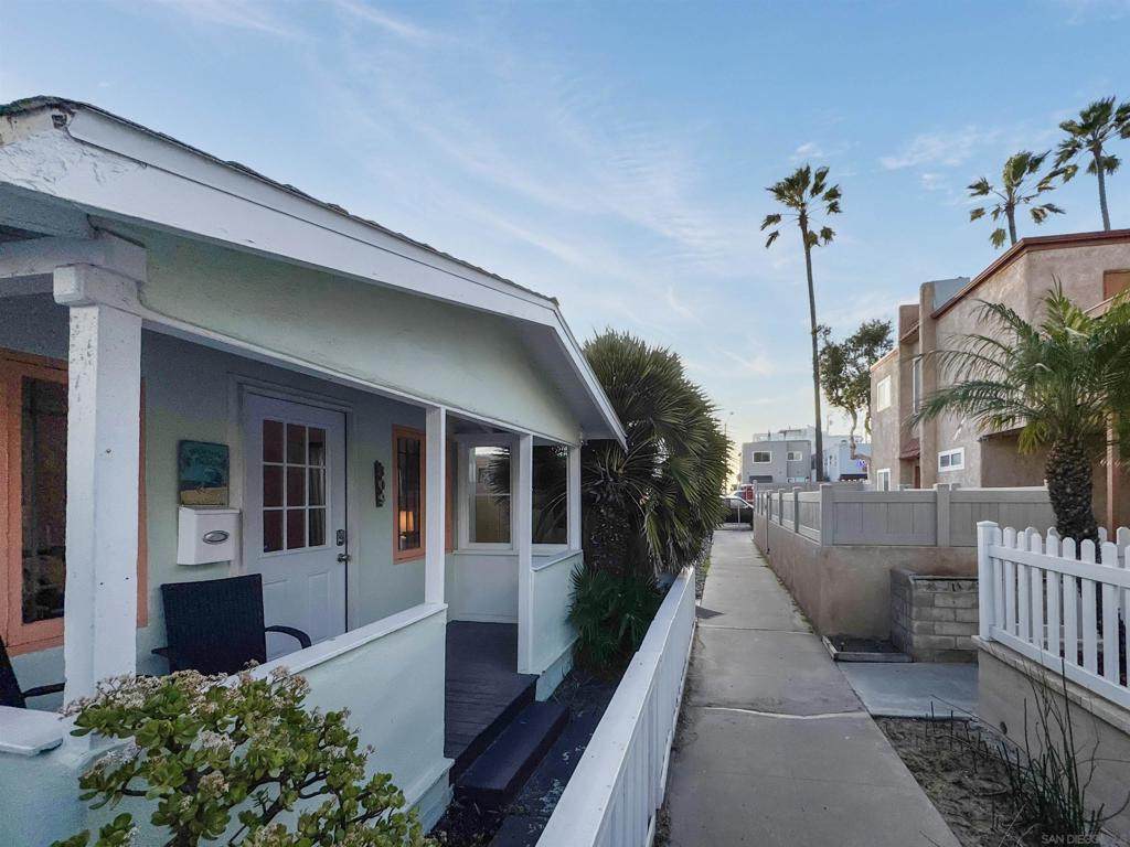 809 Sunset Ct - Photo 1