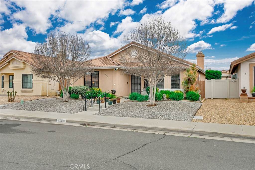 732 Alondra - Photo 1