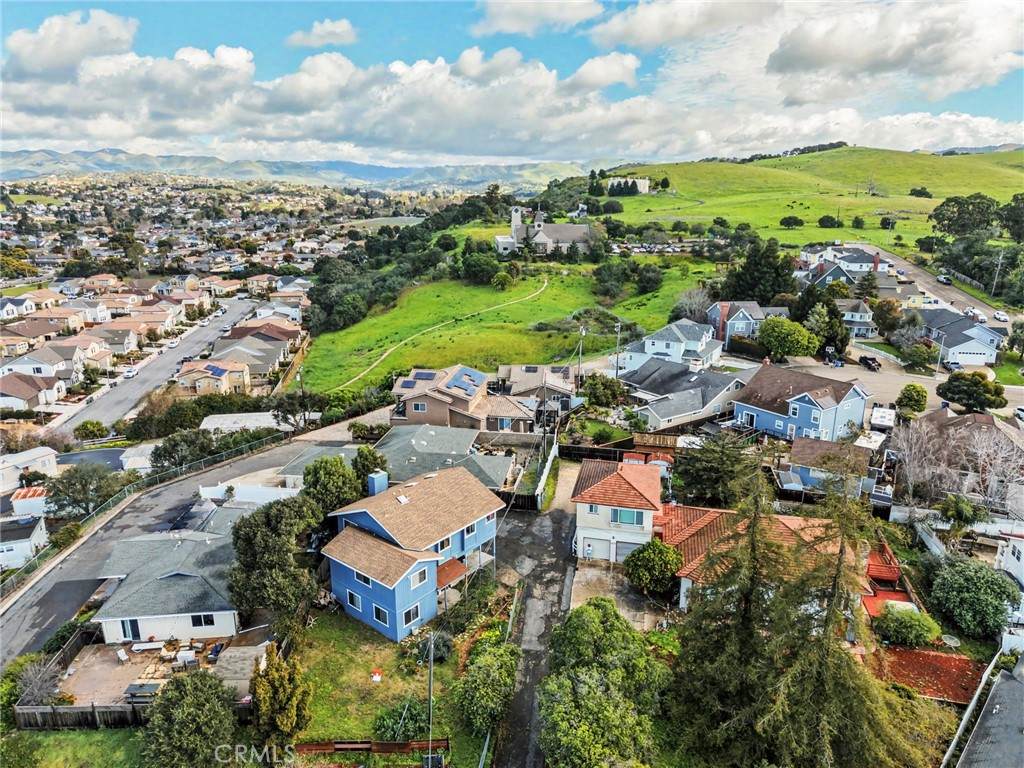 571 Traffic Way - Photo 1