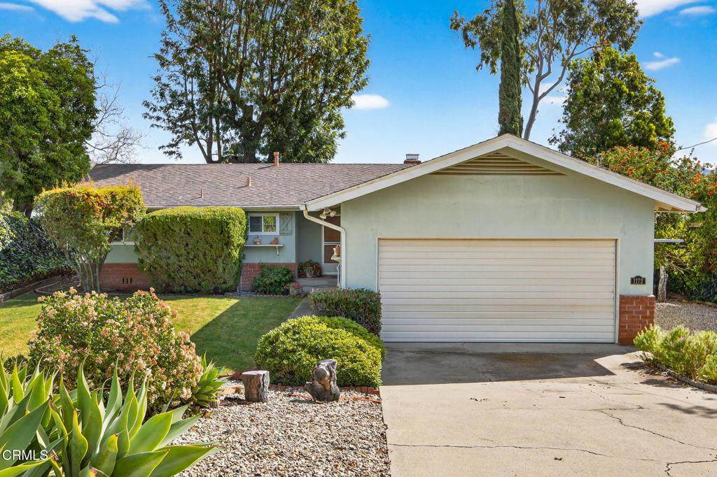 1172 Oak Avenue - Photo 1