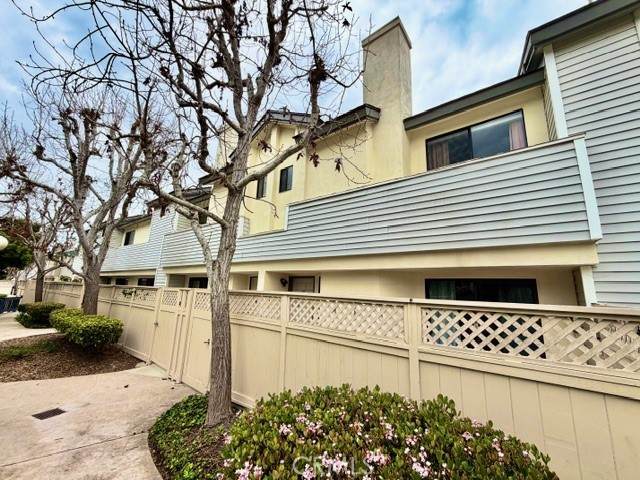 15111 Freeman - Photo 1