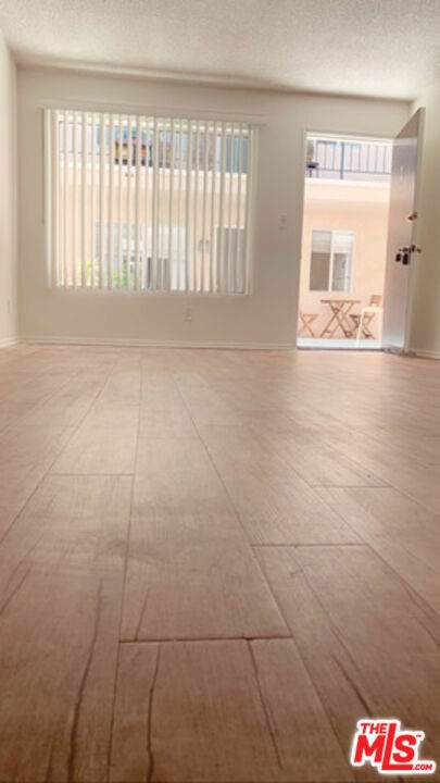 518 Raymond Avenue - Photo 1