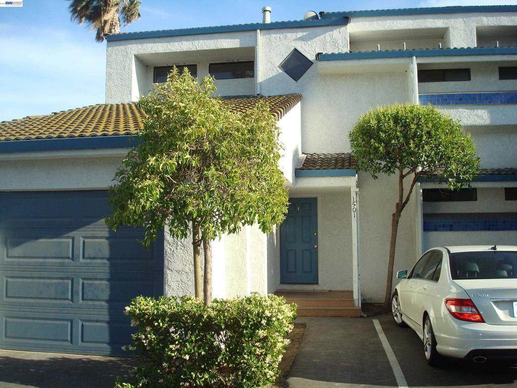 1501 Trawler St - Photo 1