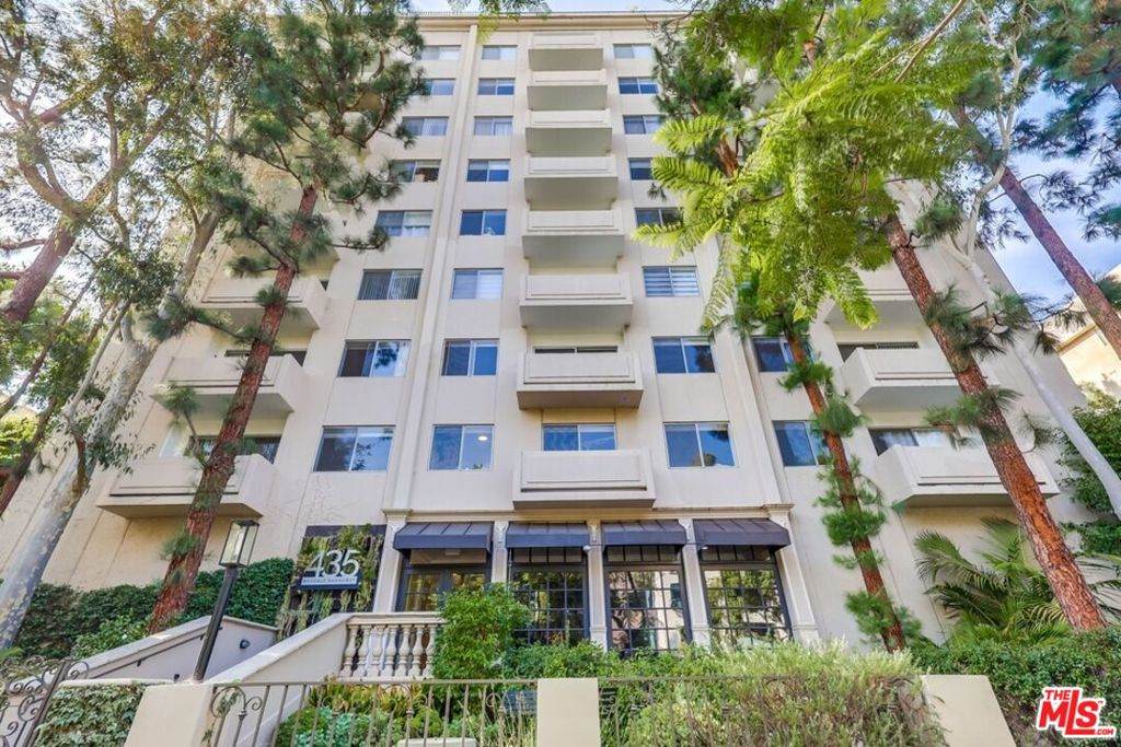 435 Oakhurst Drive - Photo 1