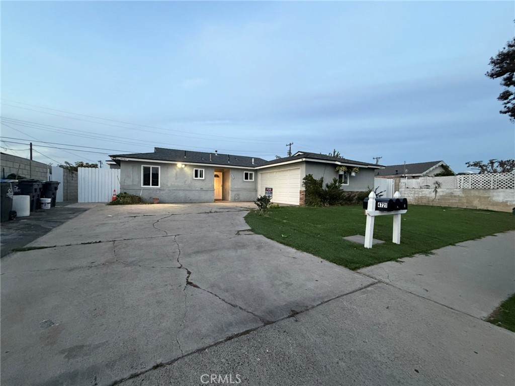 4721 Oakfield - Photo 1