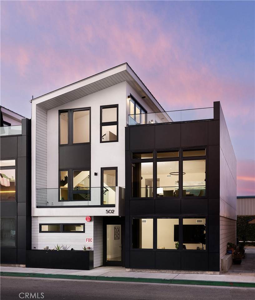 502 Balboa Blvd - Photo 1