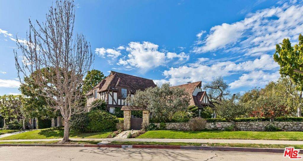 201 Tavistock Avenue - Photo 1