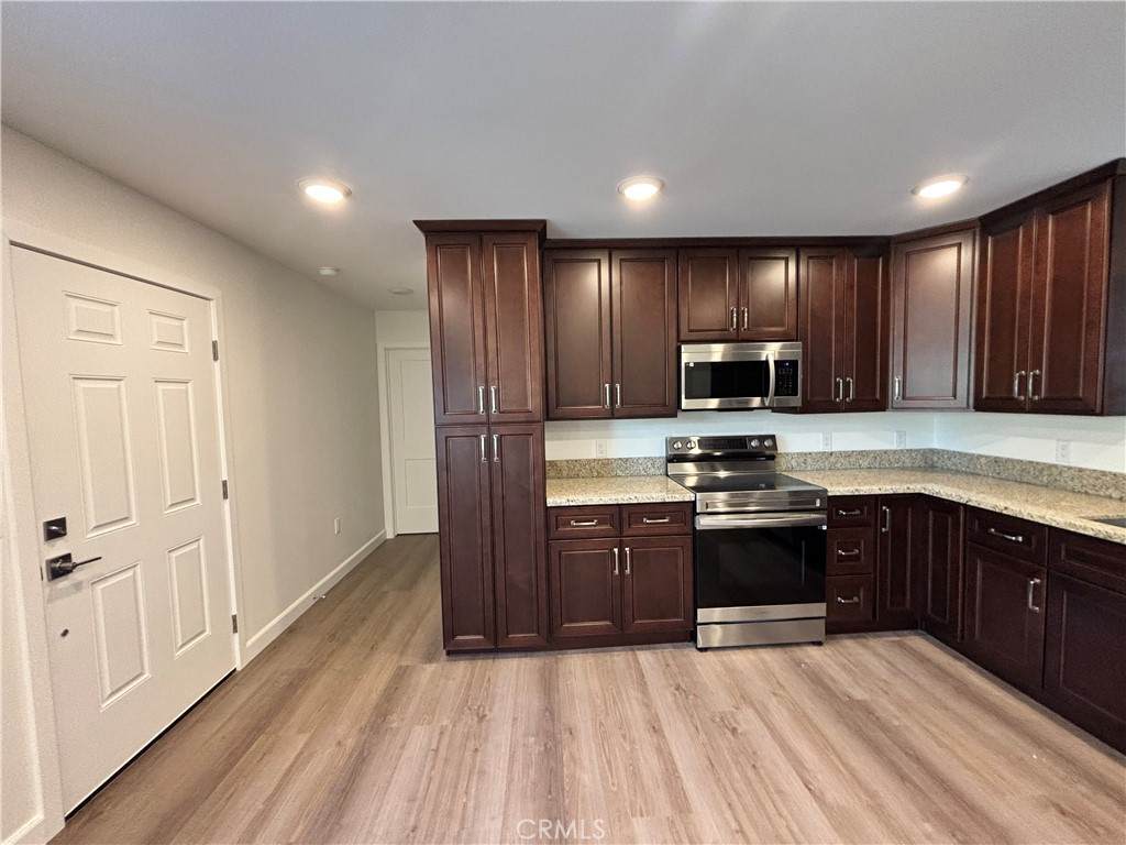 520 Route 66 - Photo 1