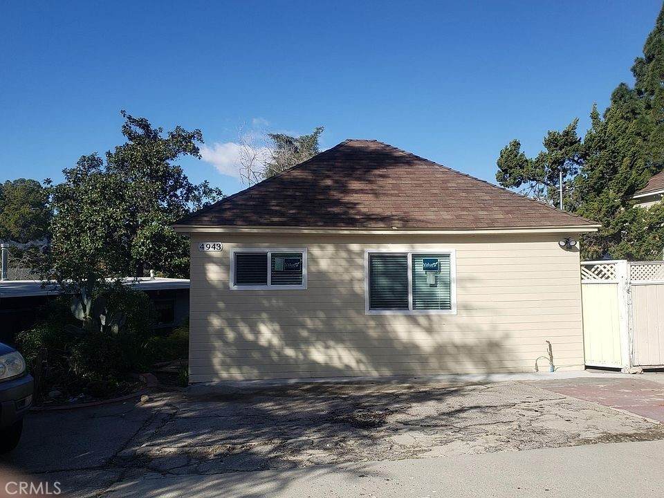 4943 Rosemont - Photo 1