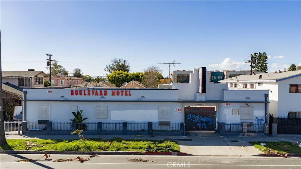 6919 Figueroa - Photo 1