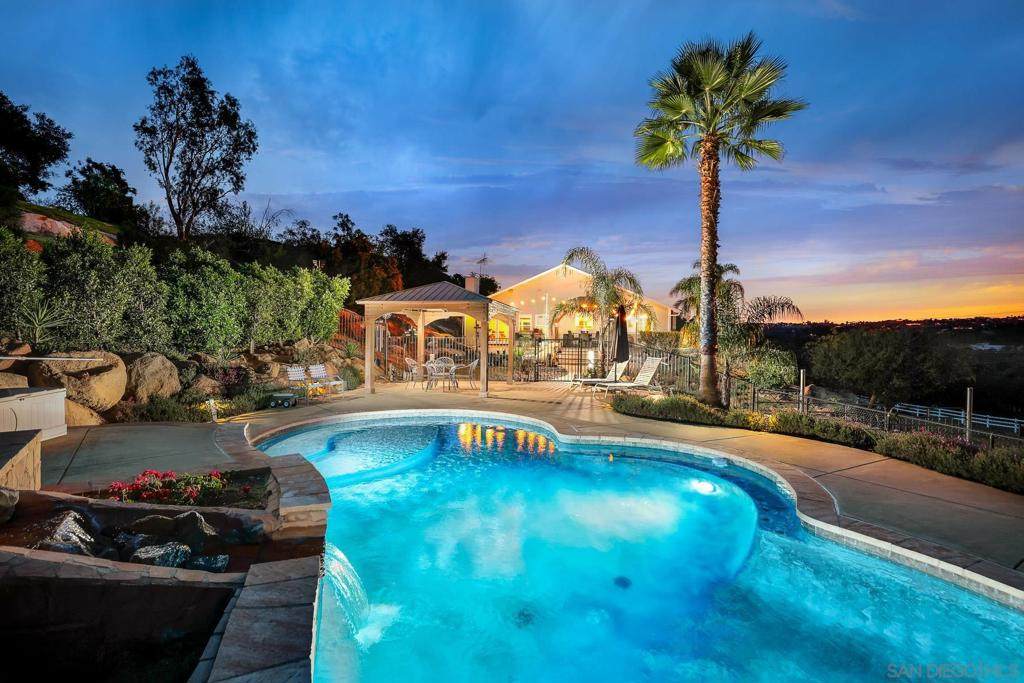 https://bt-photos.global.ssl.fastly.net/socal/orig_boomver_1_416353894-2.jpg