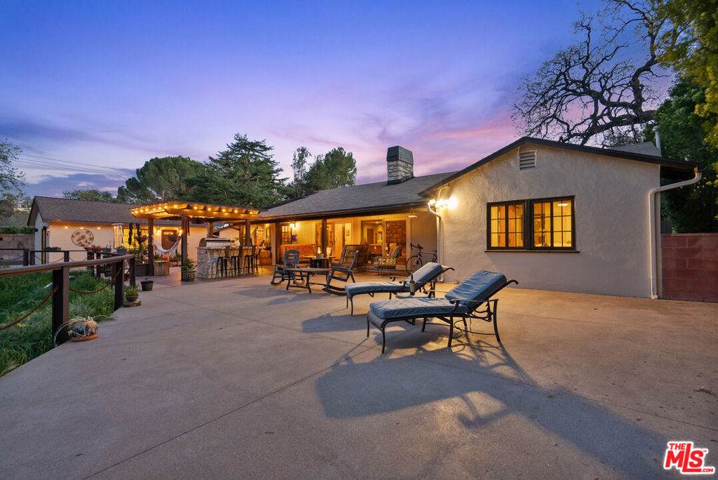 https://bt-photos.global.ssl.fastly.net/socal/orig_boomver_1_416371940-2.jpg