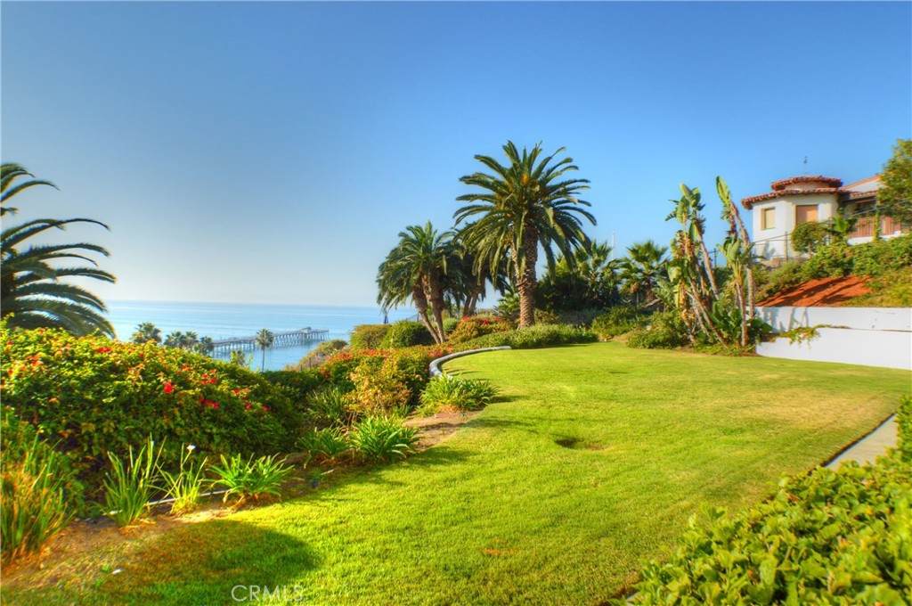 411 Avenida Granada - Photo 1