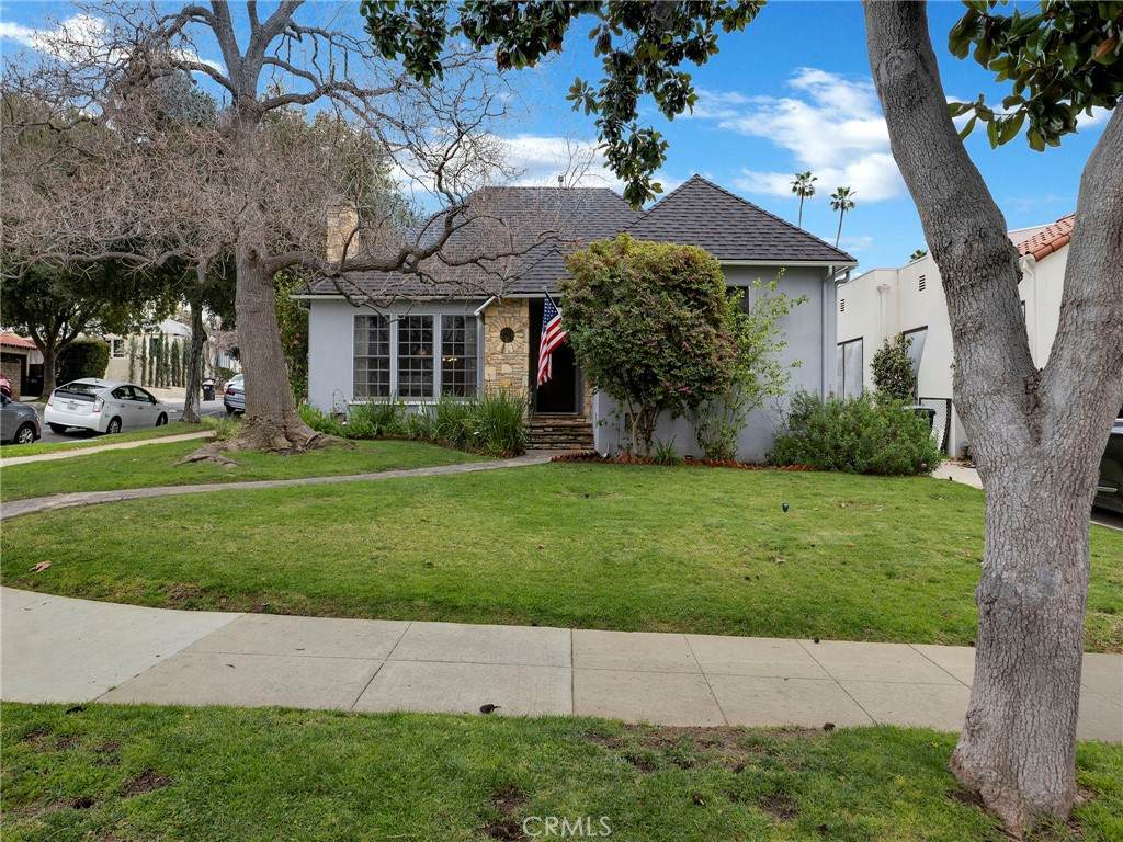 1152 Cedar - Photo 1