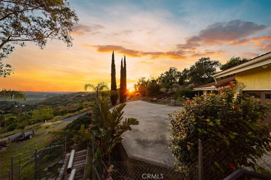 https://bt-photos.global.ssl.fastly.net/socal/orig_boomver_1_416389893-2.jpg