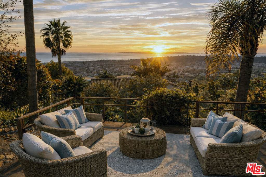 https://bt-photos.global.ssl.fastly.net/socal/orig_boomver_1_416411513-2.jpg