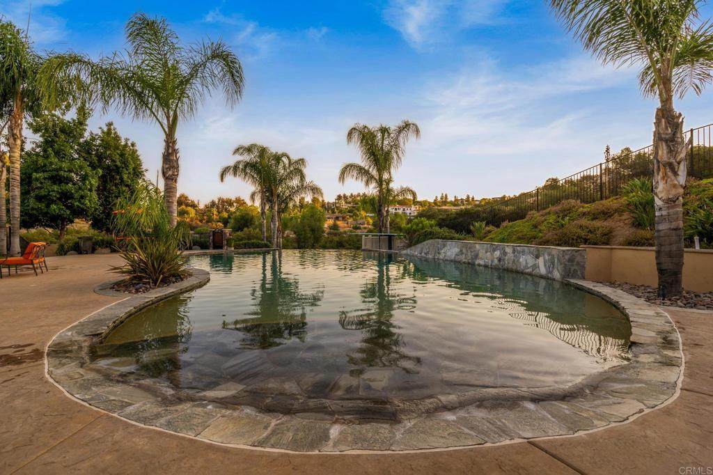 https://bt-photos.global.ssl.fastly.net/socal/orig_boomver_1_416428632-2.jpg