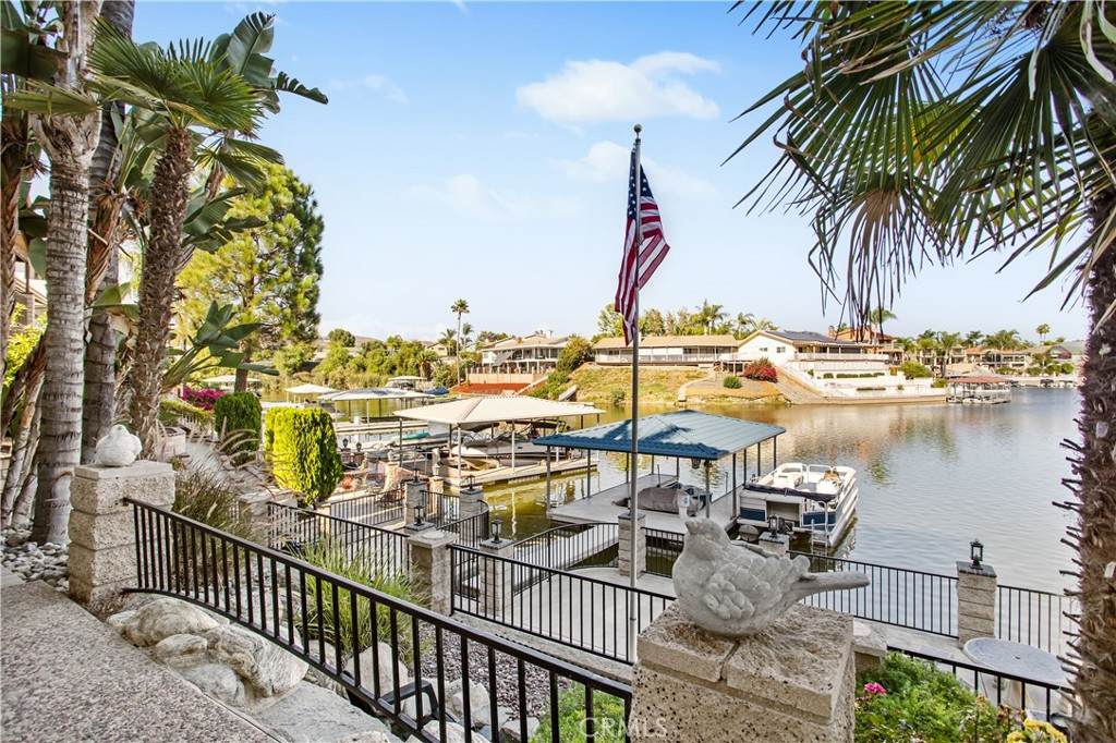 https://bt-photos.global.ssl.fastly.net/socal/orig_boomver_1_416435958-2.jpg
