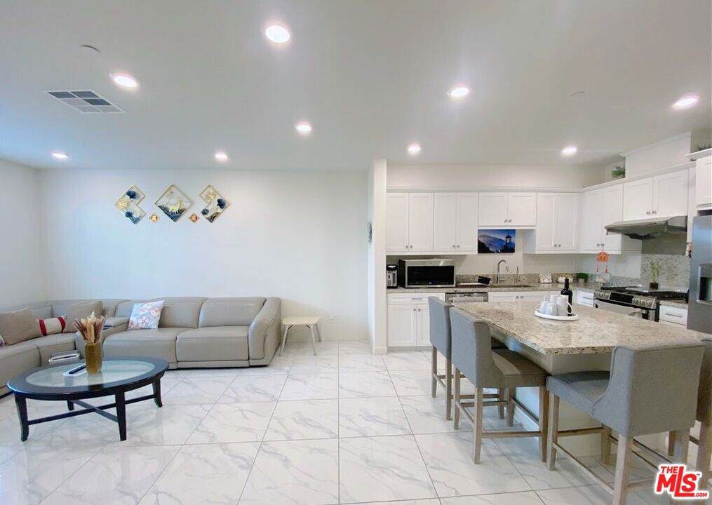 13 Bedford Court - Photo 1