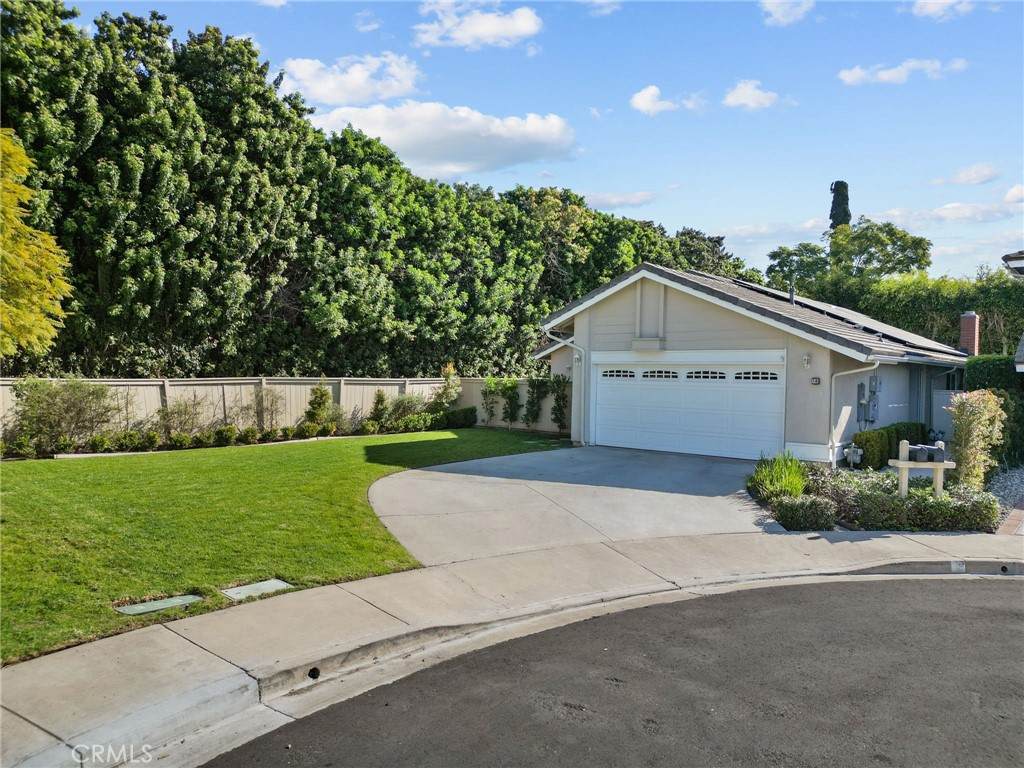 18 Brookdale - Photo 1