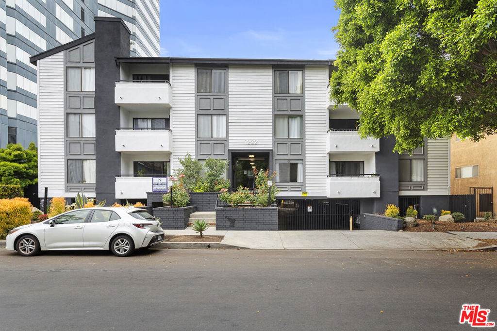 1226 Amherst Avenue - Photo 1