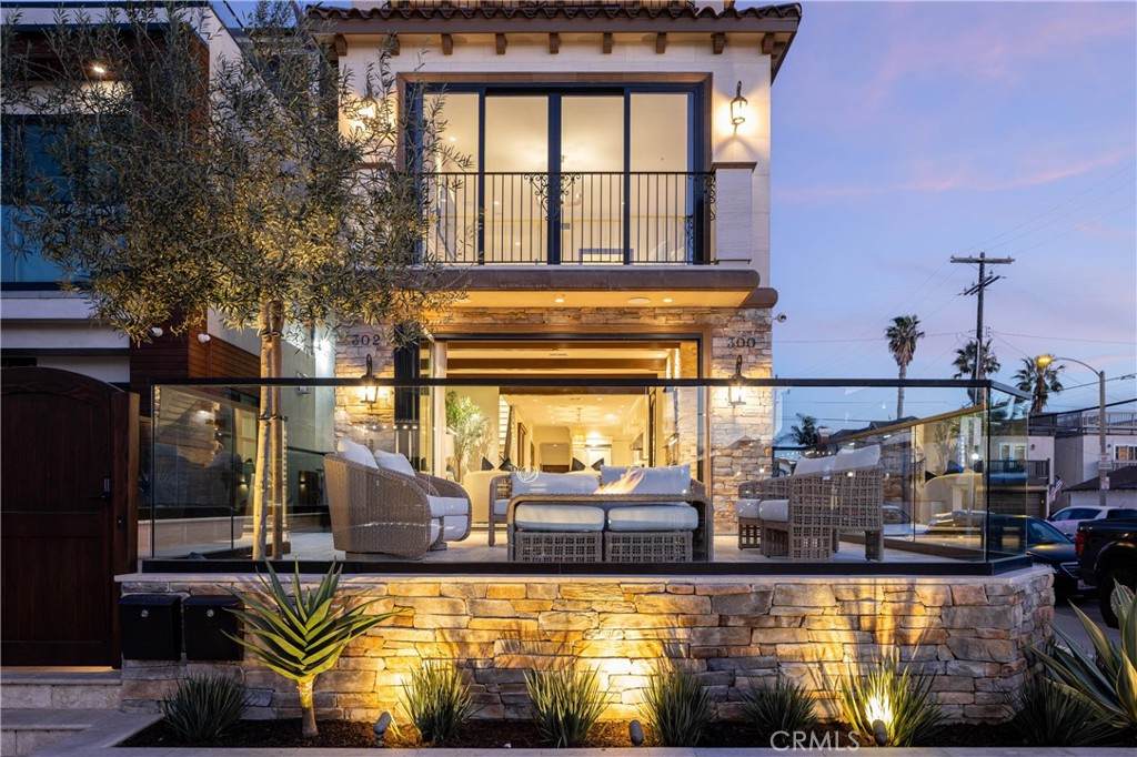 https://bt-photos.global.ssl.fastly.net/socal/orig_boomver_1_416531800-2.jpg