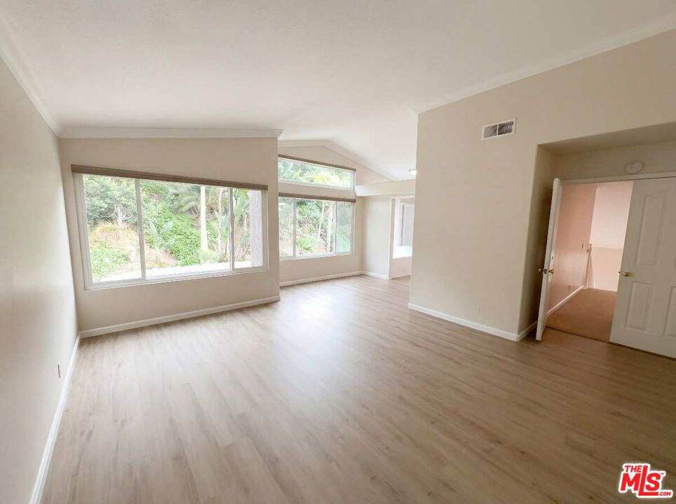 https://bt-photos.global.ssl.fastly.net/socal/orig_boomver_1_416577419-2.jpg
