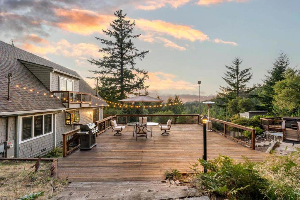 12351 Indian Rock Way - Photo 1