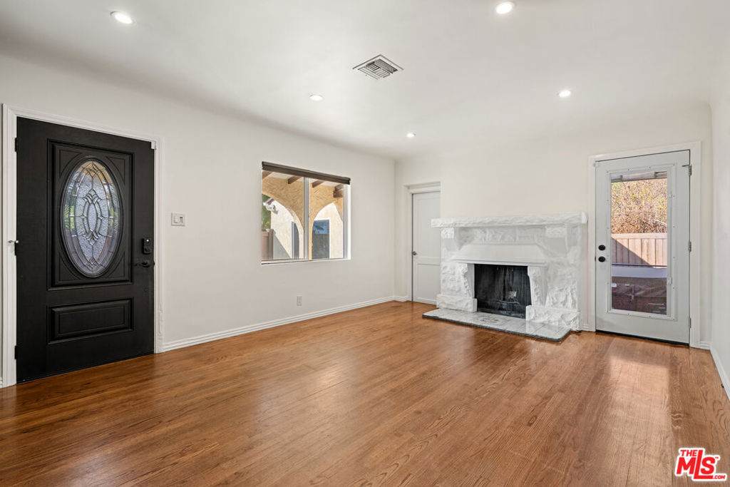 https://bt-photos.global.ssl.fastly.net/socal/orig_boomver_1_416727509-2.jpg