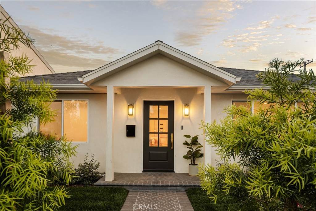 2806 Pacific Coast - Photo 1