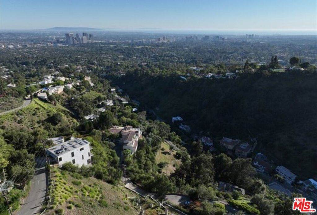 https://bt-photos.global.ssl.fastly.net/socal/orig_boomver_1_416751007-2.jpg