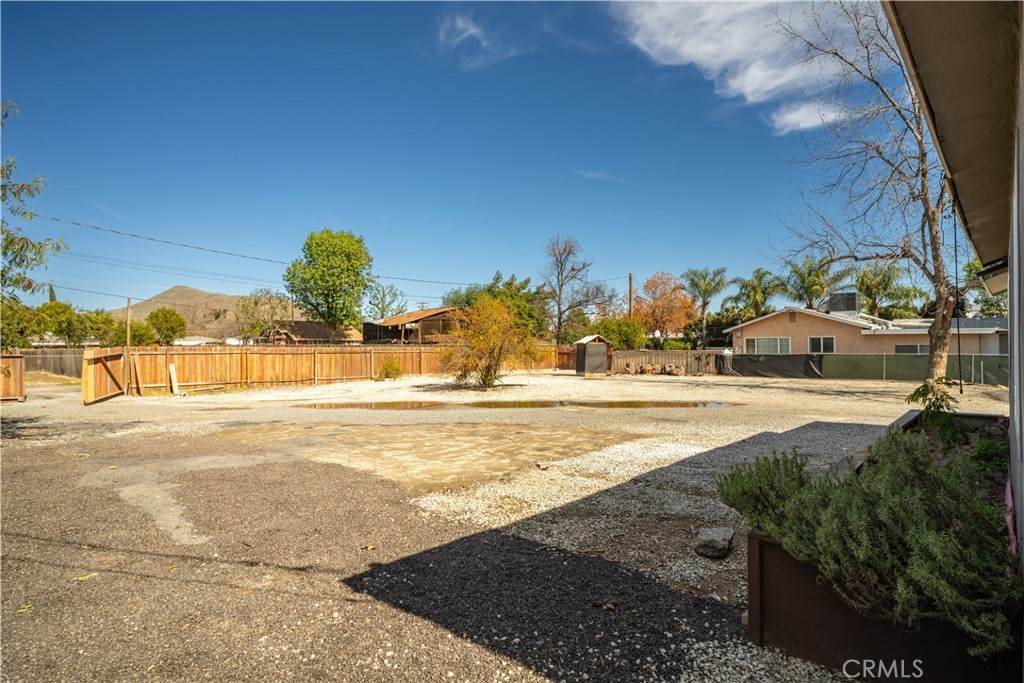 https://bt-photos.global.ssl.fastly.net/socal/orig_boomver_1_416763904-2.jpg