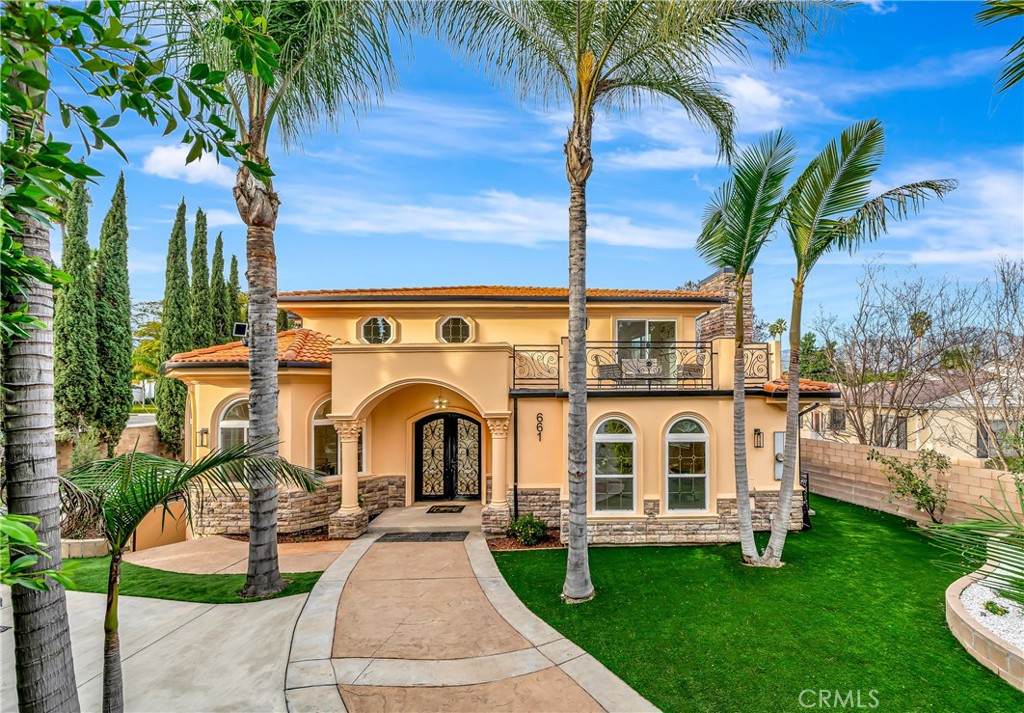 661 Lemon Avenue - Photo 1