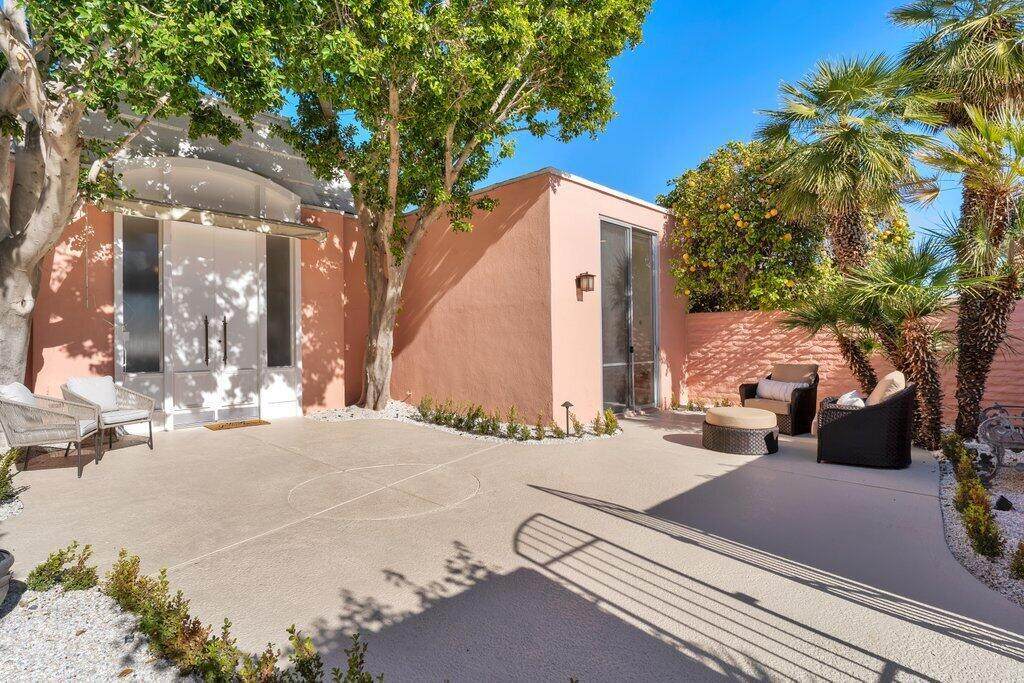 47126 El Menara Circle - Photo 1