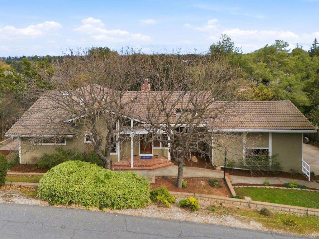 10140 Hillcrest Road - Photo 1