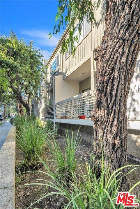 2909 Arizona Avenue - Photo 1