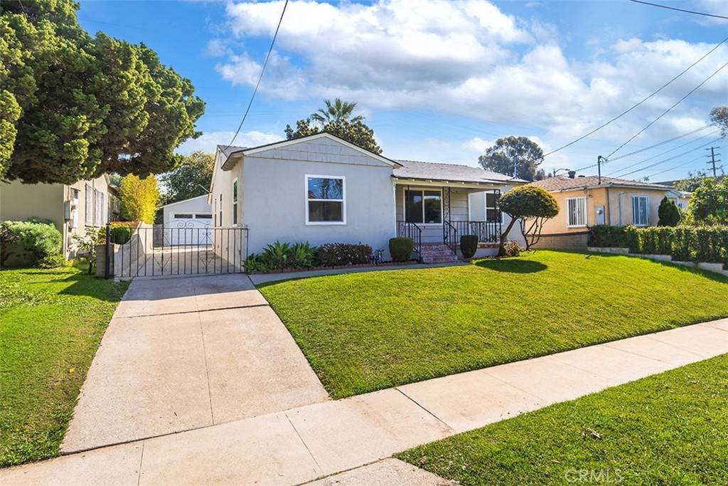 2432 Hendricks - Photo 1