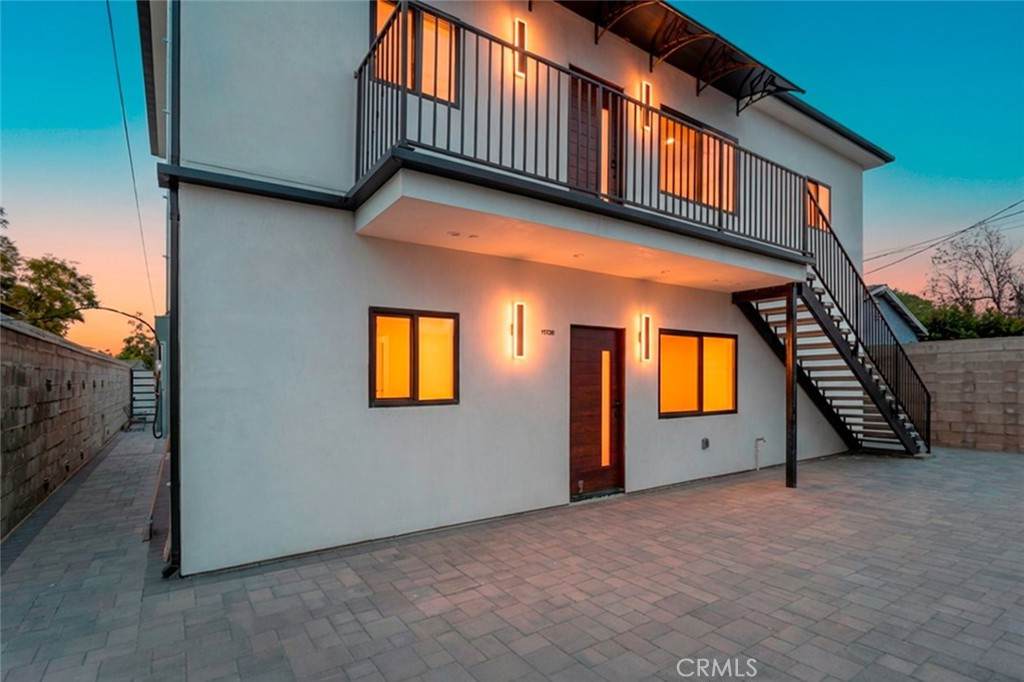 11112 Emelita Street - Photo 1